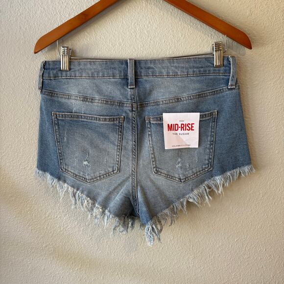 Celebrity Pink Women's Mid-Rise Shorts The Sugar Size 7/28 Cut Off NWT - Picture 7 of 7